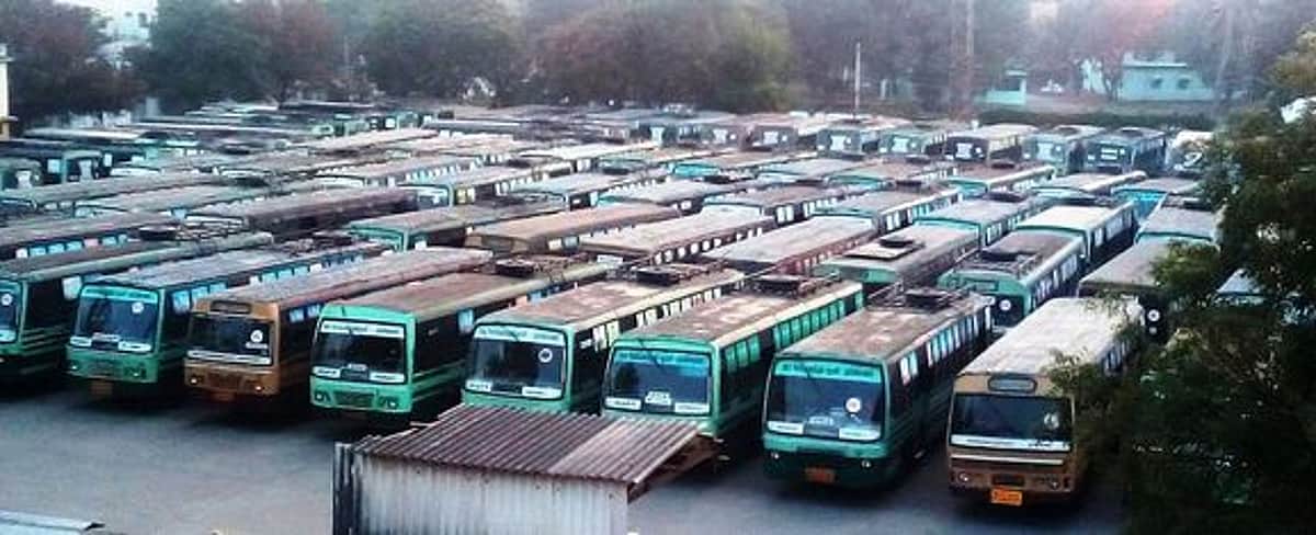 ஓட்டுநா், நடத்துநா் பற்றாக்குறையால் அரசுப் பேருந்துகள் நிறுத்தம்: கிராமப்புற மாணவா்கள் அவதி