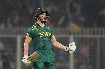 இறுதிப்போட்டியில் இந்தியாவுடன் மோதப் போவது யார்? ஆஸி.க்கு 213 ரன்கள் இலக்கு!