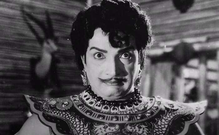 வில்லன்களுக்கு எல்லாம் வில்லன் நம்பியார்!