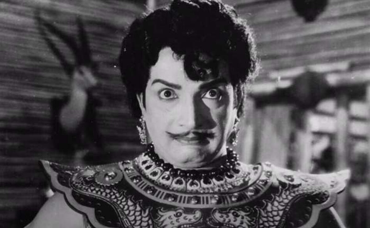 வில்லன்களுக்கு எல்லாம் வில்லன் நம்பியார்!