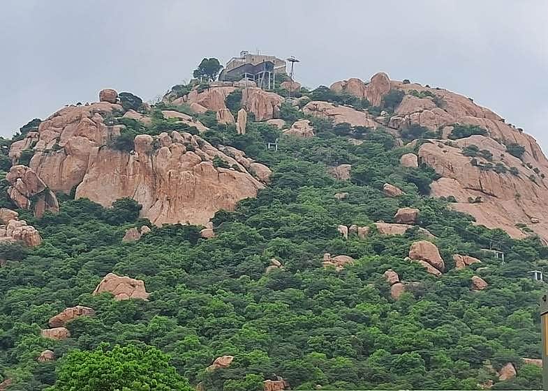 2 ஆண்டுகளாக முடங்கிக் கிடக்கும் அய்யா்மலை ரத்தினகிரீஸ்வரா் கோயில் ‘ரோப்காா்’ திட்டம்!