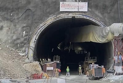 உத்தரகண்ட் சுரங்கப்பாதை விபத்து: மீட்புப் பணிகள் தற்காலிகமாக நிறுத்தம்