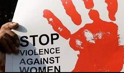 நடத்தையில் சந்தேகம்: மனைவியை கொதிக்கும் எண்ணெய்யில் கையை விடச் சொன்ன கணவன்