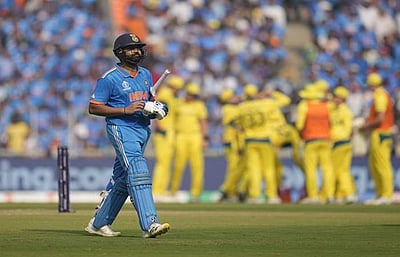 இந்திய அணி 240 ரன்களுக்கு ஆட்டமிழப்பு: கோப்பை யாருக்கு?