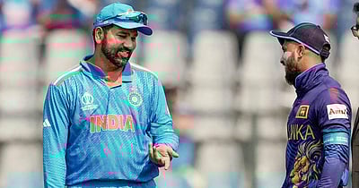 மீளுமா இலங்கை: இந்தியா முதலில் பேட்டிங்!