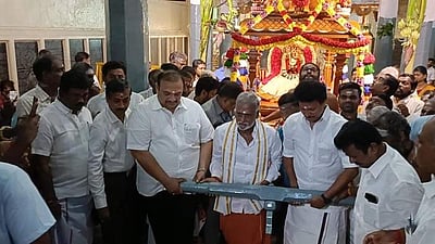 திருச்சி மலைக்கோட்டை கோயில் தேர் வெள்ளோட்டம்: அமைச்சர்கள் தேரிழுத்தனர்