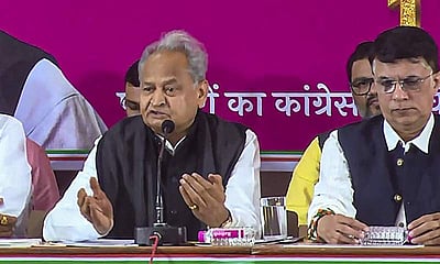 காவல்துறை துப்பாக்கிச் சூட்டில் 72 பேரைக் கொன்றது பாஜக அரசு: அசோக் கெலாட்