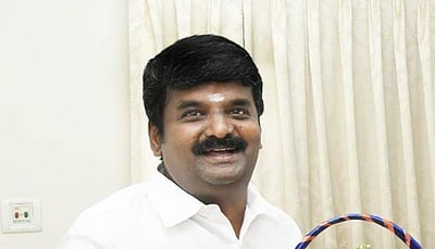 மருத்துவமனையில் இருந்து சி.விஜயபாஸ்கர் வீடு திரும்பினார்