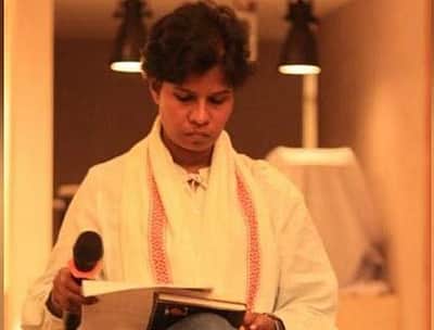 இலக்கிய விருதை ஏற்க மறுத்த பழங்குடியினப் பத்திரிக்கையாளர்!