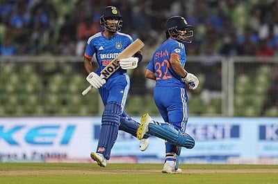 3-வது டி20: ஆஸ்திரேலியா பந்துவீச்சு; தொடரை வெல்லும் முனைப்பில் இந்தியா!