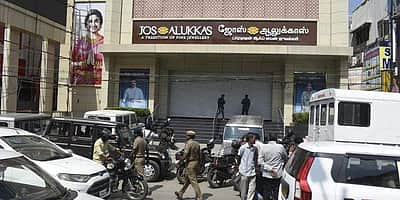 கோவையில் பிரபல நகைக்கடையில் திருட்டு!