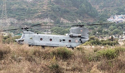 உத்தரகண்ட்: தயார் நிலையில் சினூக் ராணுவ ஹெலிகாப்டர்!
