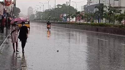 சென்னை, புறநகரில் அடுத்த 2 மணிநேரத்துக்கு மிக கனமழை!
