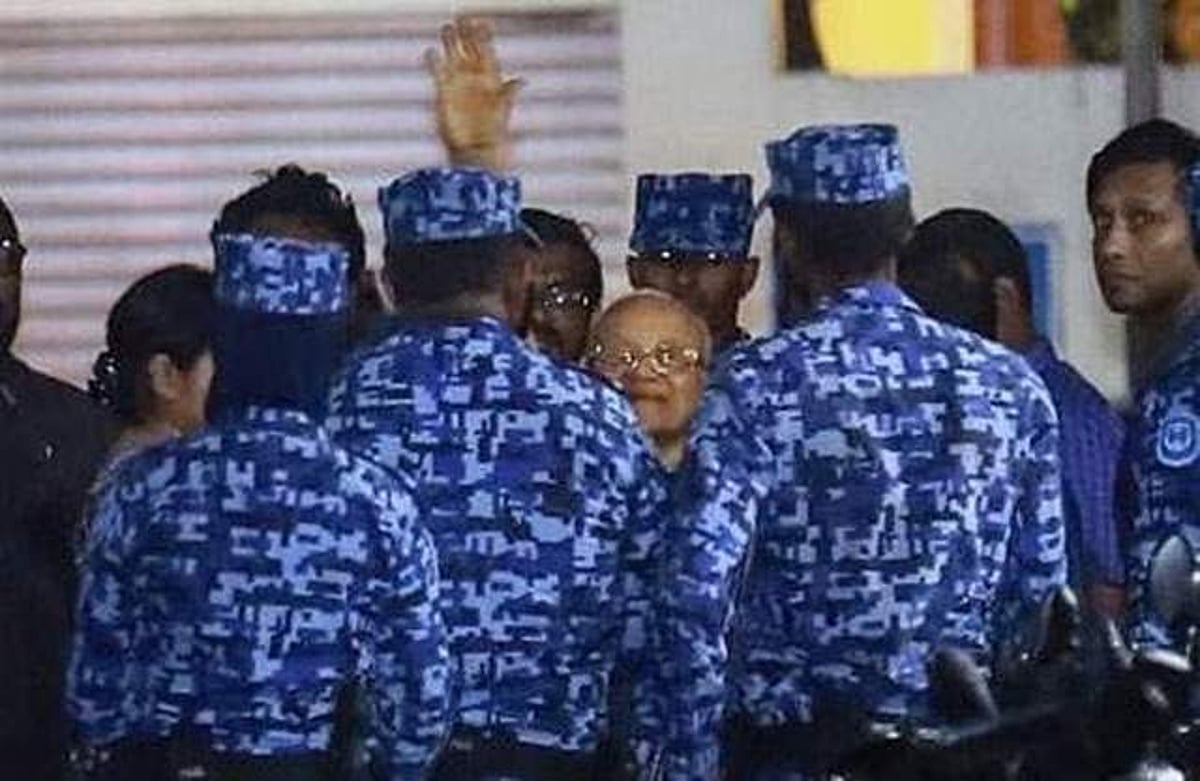 மாலத்தீவின் ஆட்சி மாற்றம்!