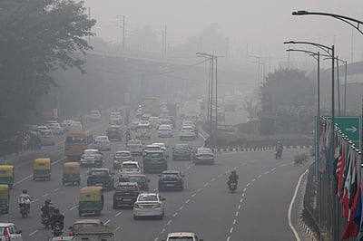 தில்லியில் மிகவும் மோசம் பிரிவில் காற்றின் தரம்: மூச்சு விட சிரமப்படும் மக்கள்!