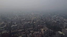 குளிா்காலத்தில் தில்லியில் 10 நாள்கள் ‘கடுமை’ பிரிவில் காற்றின் தரம் பதிவு:  மக்களவையில் அரசு தகவல்