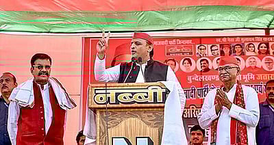 வாக்கு வங்கிக்காக சாதிவாரி கணக்கெடுப்பு: அகிலேஷ் யாதவ்