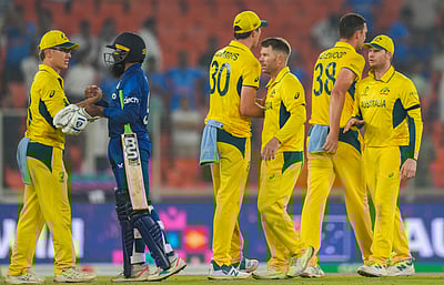 நடப்பு சாம்பியன் இங்கிலாந்து வெளியேறியது