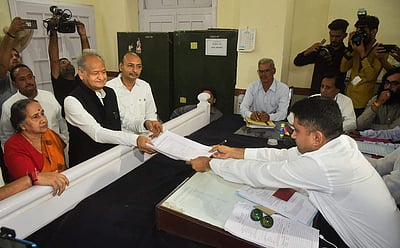 ராஜஸ்தான் முதல்வர் அசோக் கெலாட் வேட்புமனுத் தாக்கல்