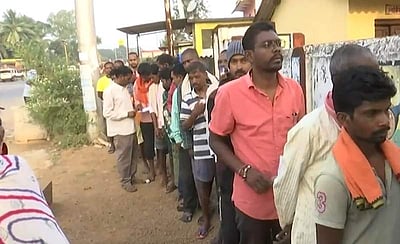 சத்தீஸ்கர்  தேர்தலில் முதற்கட்ட வாக்குப்பதிவு தொடங்கியது!