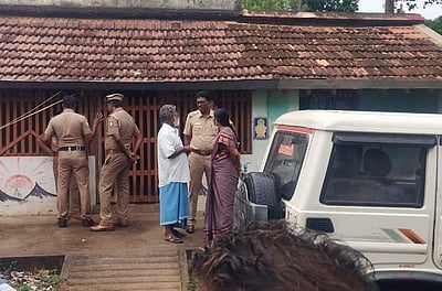 மருமகளைக் கத்தியால் குத்திக் கொன்ற மாமனார் கைது