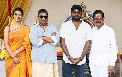 பூஜையுடன் தொடங்கிய ட்ரெயின் படப்பிடிப்பு - புகைப்படங்கள்