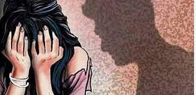 விடுதி பெண் ஊழியரிடம் தவறாக நடந்து கொண்ட அமெரிக்கர்!