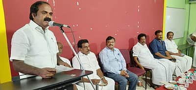 கடற்கரை மாசைக் குறைக்க ரூ.100 கோடியில் திட்டம்: அமைச்சா் மெய்யநாதன்