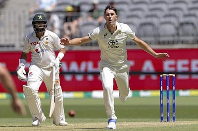 முதல் டெஸ்ட்: முதல் இன்னிங்ஸில் பாகிஸ்தான் நிதானத் தொடக்கம்!