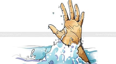 61 பேருடன் மூழ்கிய படகு!