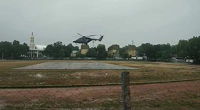 மீட்புப் பணியில் கடற்படை ஹெலிகாப்டர்!