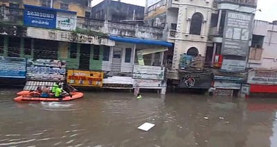 கனமழை: நெல்லை - தூத்துக்குடி தேசிய நெடுஞ்சாலை துண்டிப்பு