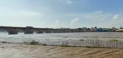 மதுரையில் வைகை ஆற்றில் வெள்ளப்பெருக்கு 