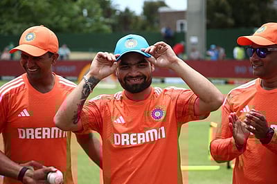 2-வது ஒருநாள்: இந்தியா பேட்டிங்; அறிமுக வீரராக களமிறங்கும் ரிங்கு சிங்!