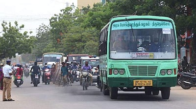தூத்துக்குடி-திருச்செந்தூர் பேருந்துகள் இன்றும் இயங்கவில்லை!