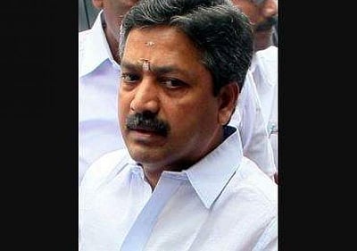 முன்னாள் அமைச்சா் சி.வி.சண்முகம் மருத்துவமனையில் அனுமதி