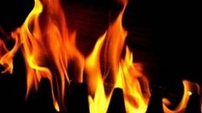 குருகிராம்:  மெத்தை கிடங்கில் பயங்கர தீ விபத்து!