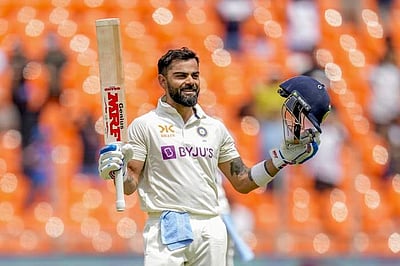 அவசர காரணங்களுக்காக தாயகம் திரும்பிய விராட் கோலி; தென்னாப்பிரிக்காவுக்கு எதிரான டெஸ்ட் தொடரில் விளையாடுவாரா?