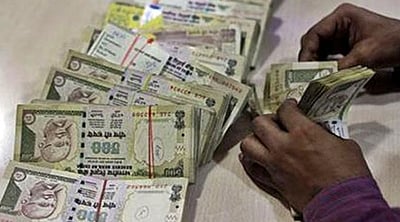 தொழிலதிபர் தவறவிட்ட ரூ.15.90 லட்சம்: 1 மணி நேரத்தில் மீட்ட போலீசாருக்கு குவியும் பாராட்டு!