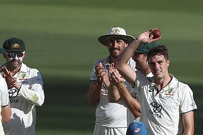 பந்துவீச்சில் அசத்திய பாட் கம்மின்ஸ்; பாகிஸ்தானை வீழ்த்தி டெஸ்ட் தொடரைக் கைப்பற்றிய ஆஸ்திரேலியா!