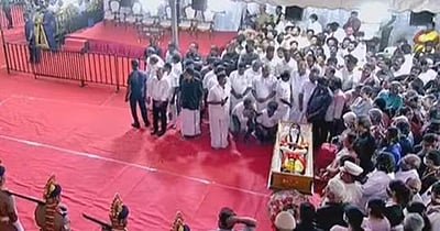 தேமுதிக அலுவலகத்திற்கு கொண்டுவரப்பட்டது விஜயகாந்த்தின் உடல்!