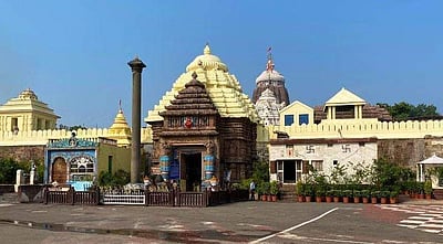 வி.கே.பாண்டியனுக்கு எதிர்ப்பு: கருப்பு கொடி காட்டிய காங்கிரஸ்