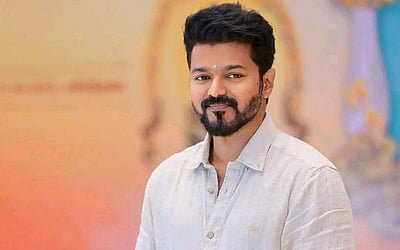 வெள்ள பாதிப்பு நிவாரண உதவிகள்: தூத்துக்குடி புறப்பட்டார் விஜய்
