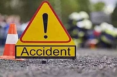 டீக்கடைக்குள் புகுந்த லாரி, 5 பேர் பலி!