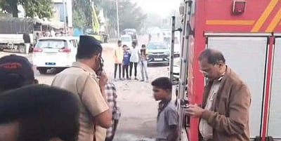 மகாராஷ்டிரம்: கையுறை தயாரிக்கும் தொழிற்சாலையில் ஏற்பட்ட தீ விபத்தில் 6 பேர் பலி