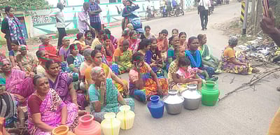 நெல்லையில் 15 நாள்களாக சீராகாத குடிநீர் விநியோகம்: பொதுமக்கள் சாலைமறியல்