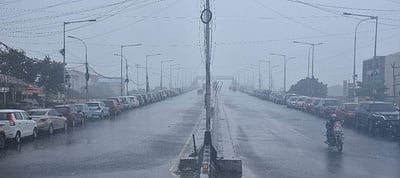 வெள்ளக்காடாக மாறிய முதல்வரின் கொளத்தூா் தொகுதி