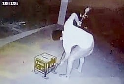 கோயில் உண்டியலை உடைத்து காணிக்கைகள் திருட்டு