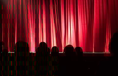 கனடா திரையரங்குகளில் இருந்து வெளியேற்றப்பட்ட இந்திய பார்வையாளர்கள்!