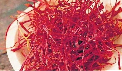 சருமப் பொலிவுக்கு குங்குமப்பூவை எப்படி பயன்படுத்தலாம்?